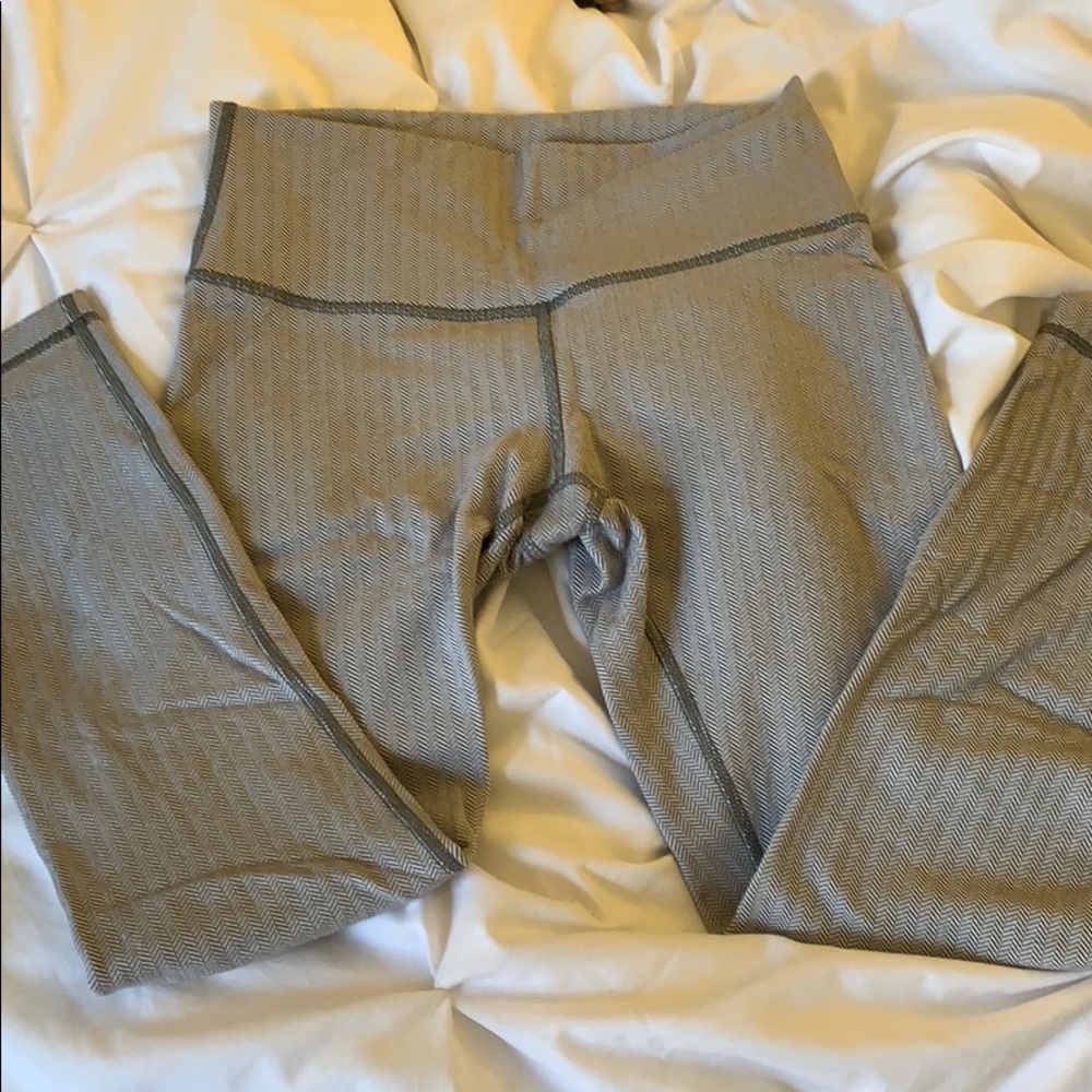 LULULEMON GREY HERRINGBONE LEGGING SZ 6